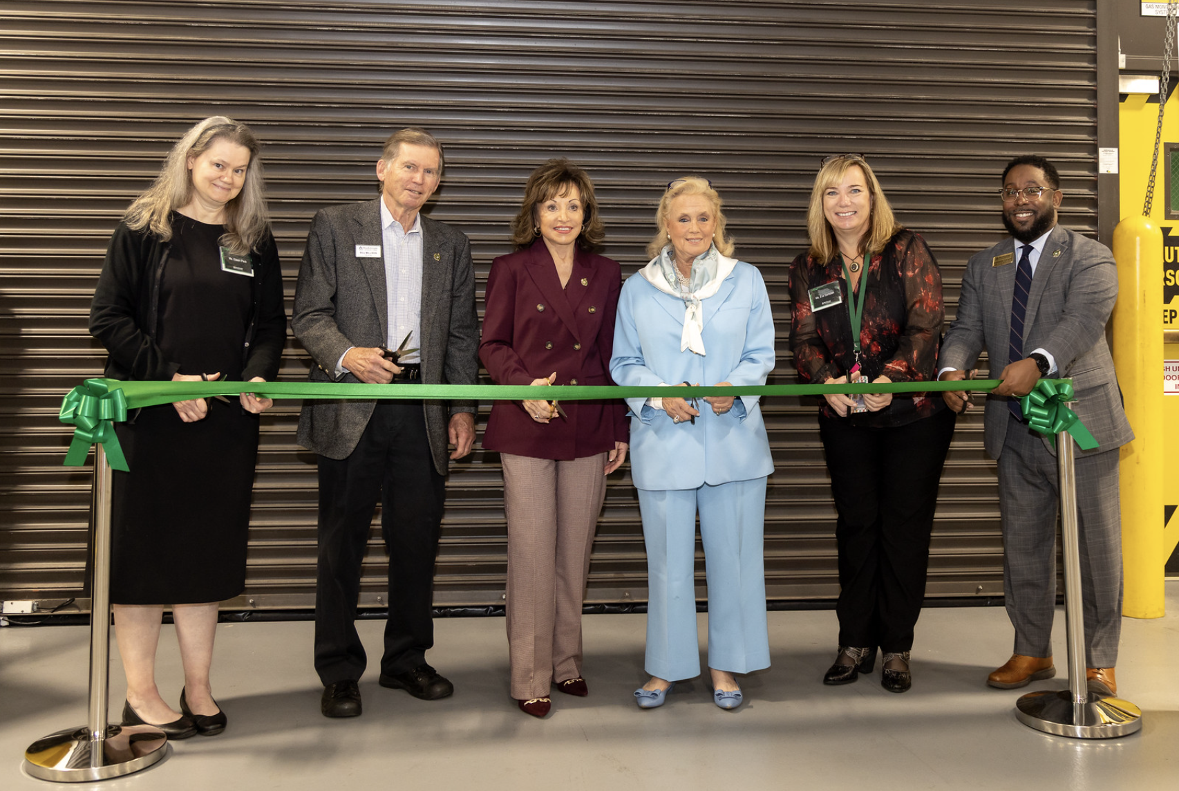 EV lab ribbon cutting